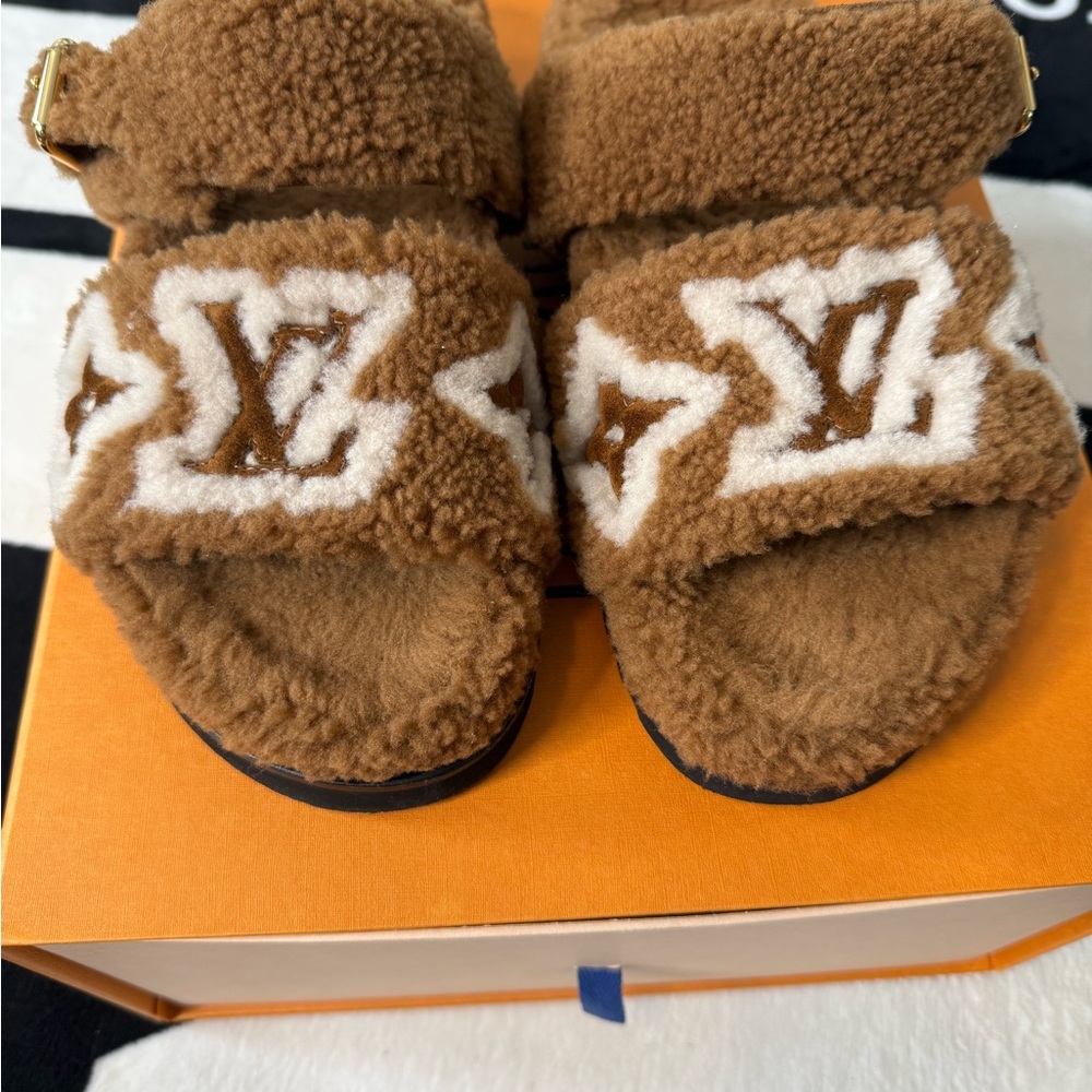 Louis Vuitton Kids Tan Furry Slippers